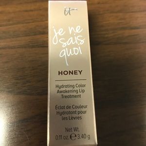 It Cosmetics Je Ne Sais Quoi lip treatment